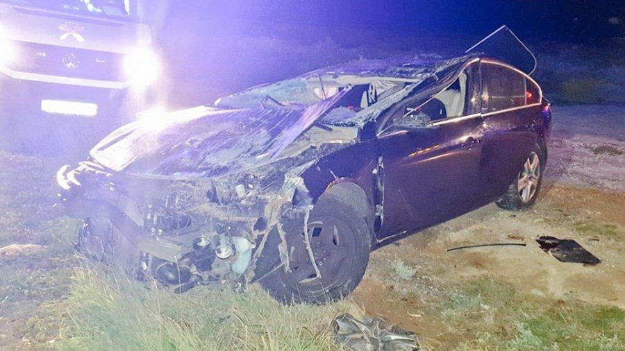 El conductor fallecido en A Illa no llevaba cinturón y salió despedido del coche, que dio varias vueltas