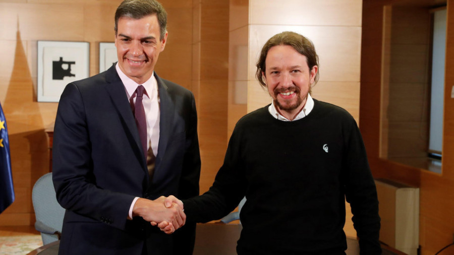 Pablo Iglesias insiste en la coalición y no descarta oponerse a la investidura