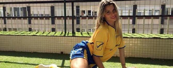 María Lapiedra ya posa con los colores del CJ Cambados