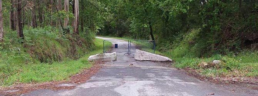 SAL lleva al Concello al Juzgado por las piedras en los viales del polígono