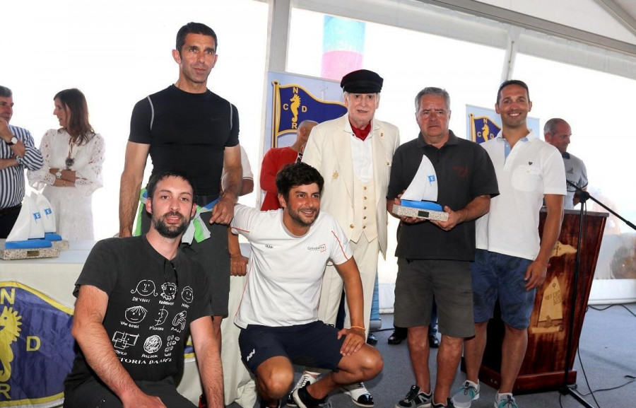 Brillante jornada de mar en la celebración de la XIX Regata Frinsa en Ribeira