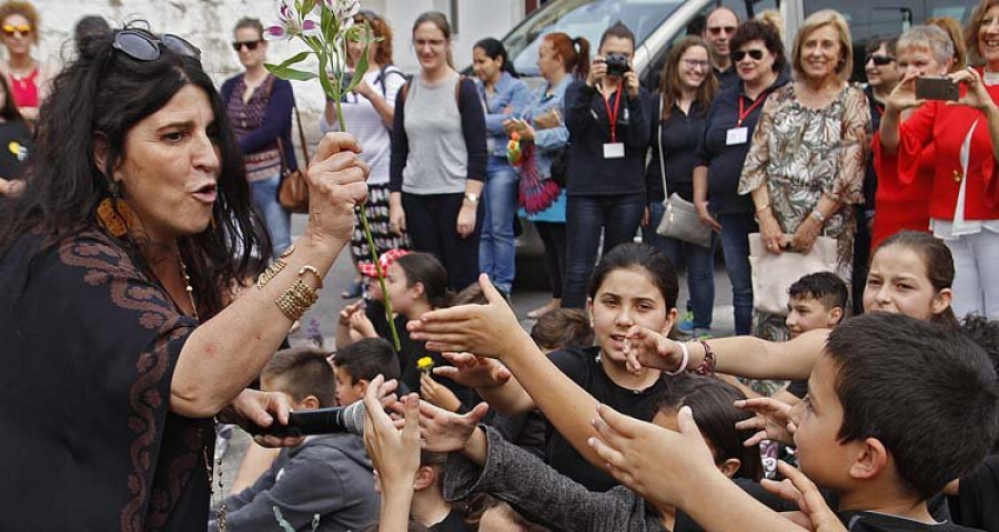 Reciben a Lita Cabellut con honores y la proponen como embajadora de la comarca