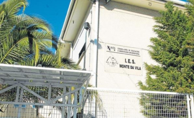 Pablo Leiva promete la construcción de un pabellón para el IES Monte da Vila y nuevos ciclos formativos