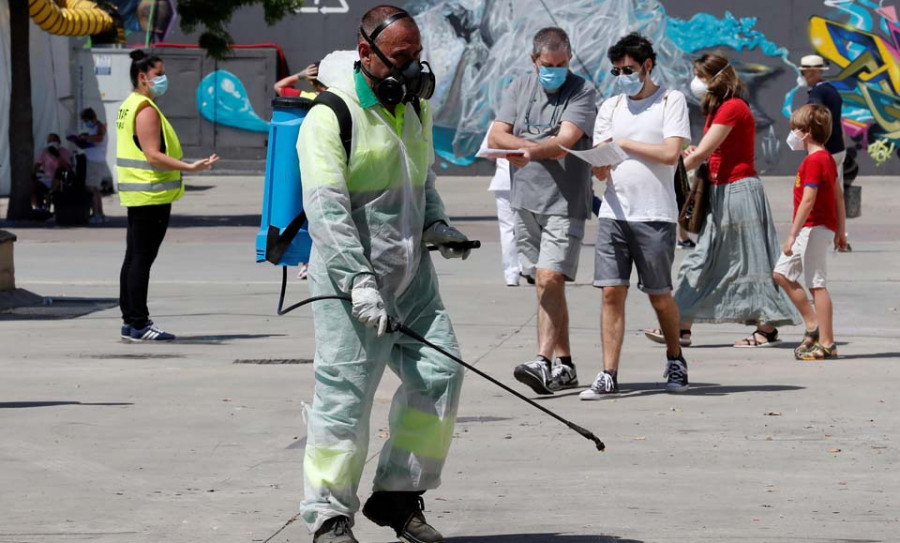 España registra el primer día sin muertes por coronavirus  y el segundo con los casos por debajo de cien