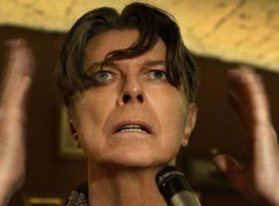 Un vídeo en que Bowie aparece como profeta siembra la polémica en Youtube