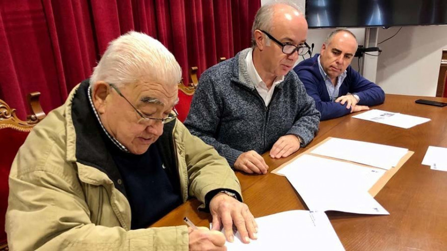 El Concello firma un convenio con la Parroquia de Vilanova para contribuir a su labor social