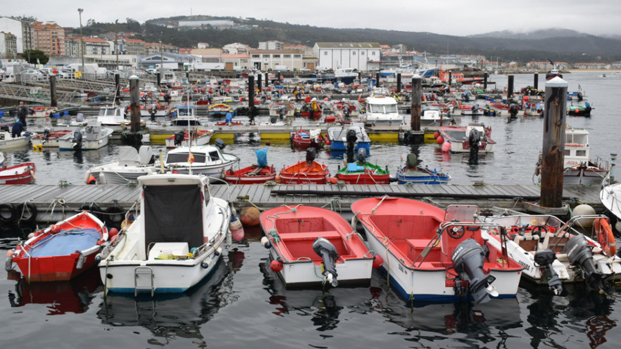 Presupuestan en 1,4 millones reordenar la lámina de agua del puerto de Ribeira