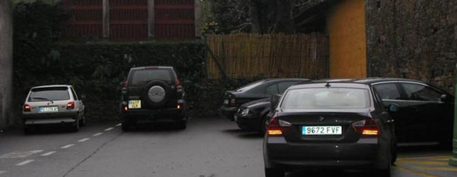 MORAÑA - La parada de taxis  se traslada a la Rúa 1 para acondicionar  la Praza do Concello