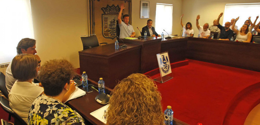 El Ayuntamiento de Sada declara “non grata” a la familia de Francisco Franco