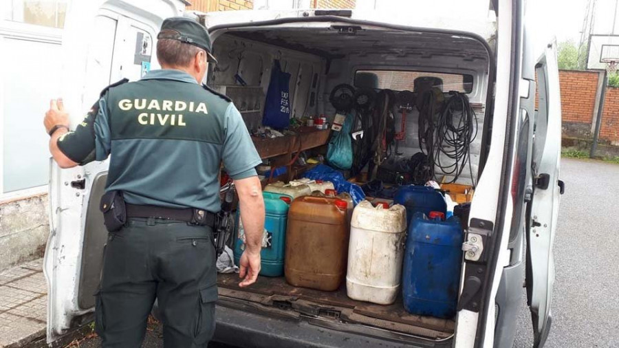 Detenido en Caldas un grupo criminal por el robo de 11.000 litros de gasóleo