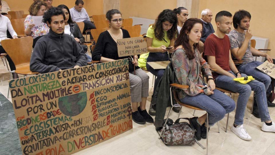 Ravella presionará a la Xunta para mudar el horario lectivo en el colegio de Rubiáns