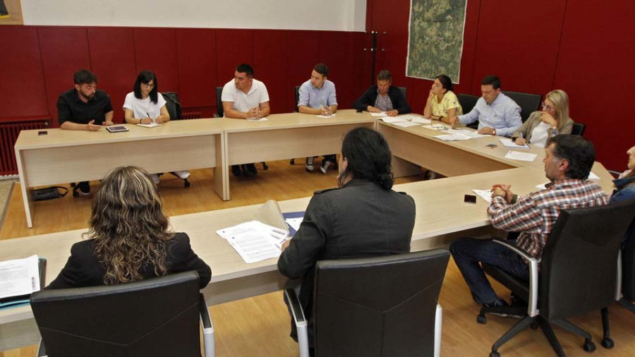 Cuntis presenta quejas ante el Valedor y el Defensor por la situación del centro de salud