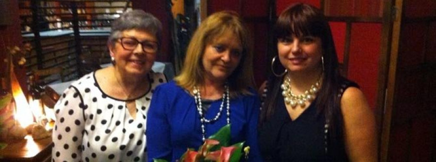 SANXENXO - El PSOE homenajea a Ángela Agís Balboa en  su cena con motivo del Día da Muller Traballadora