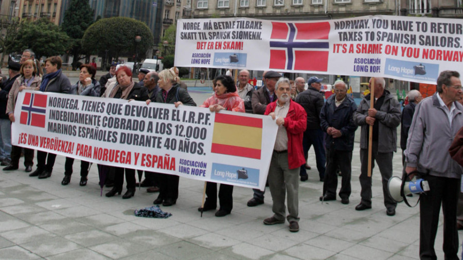 Los marineros gallegos defienden su aportación a la economía de Noruega