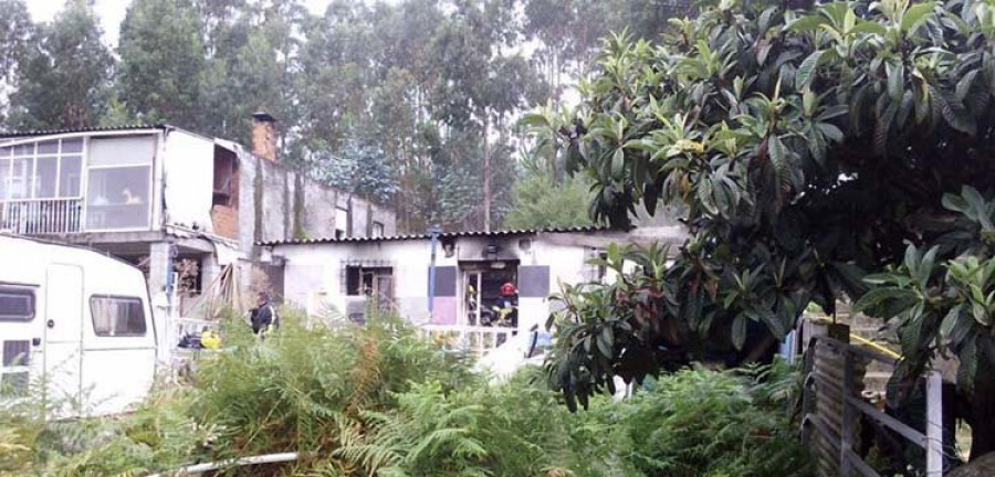 Un incendio en el poblado de Trabanca se salda con un herido con quemaduras