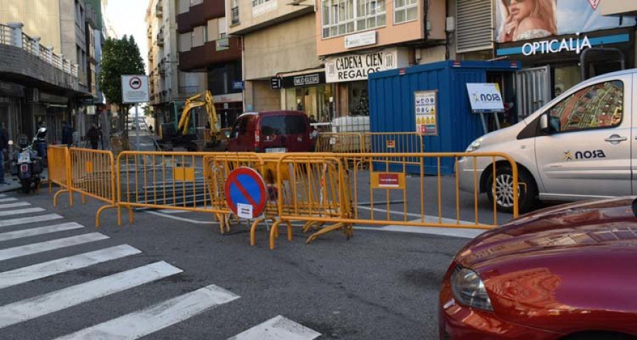 Arranca la pavimentación en Rosalía de Castro, previa a su peatonalización