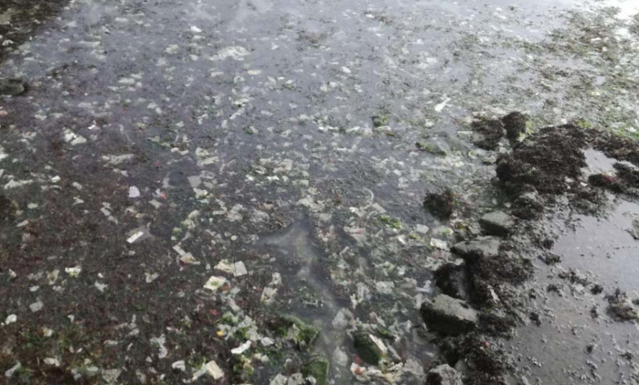 Erradicado un vertido de aguas fecales que había en una playa de la zona boirense de Esteiro