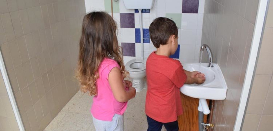 El Concello ribeirense asumió pequeñas obras en los colegios con 38.000 euros y sus brigadas