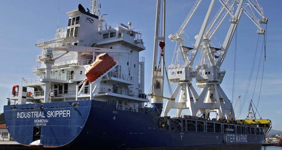 El Puerto de Vilagarcía bordea el millón de toneladas en un mes de récord para los tráficos