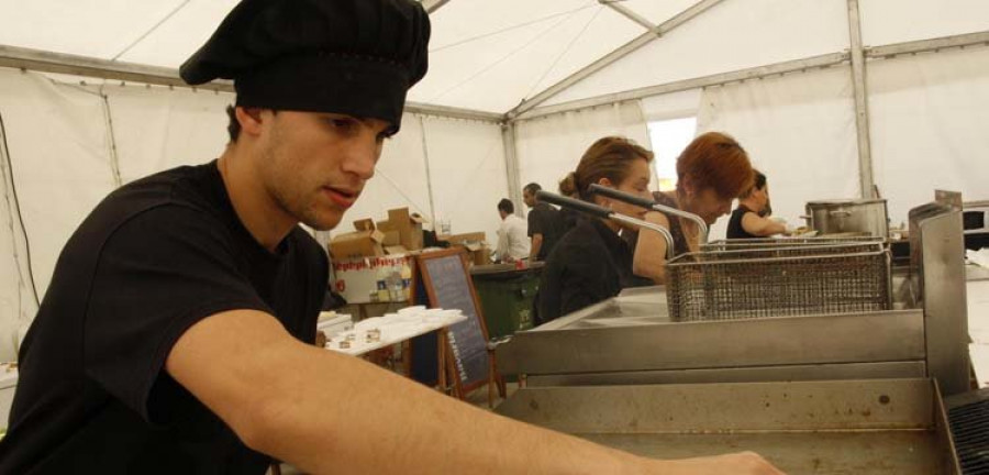 Sueiro sondea al Grupo Nove para que gestione la parte gastronómica de la Festa da Raia