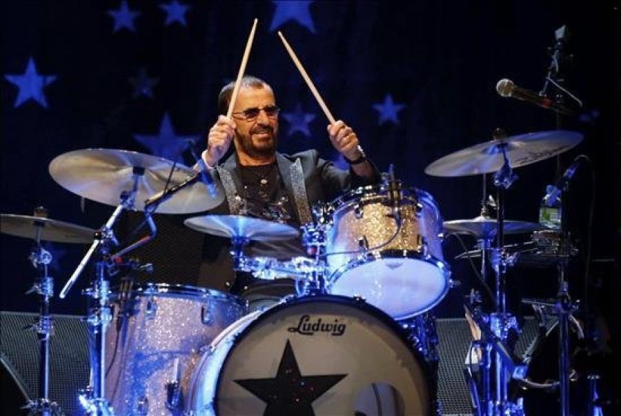 Ringo Starr confiesa que echa de menos a sus “hermanos” de los Beatles