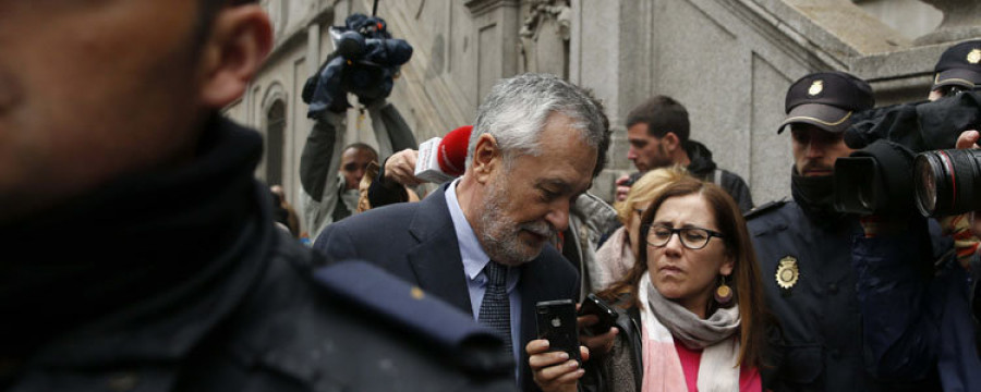 Piden seis años de cárcel para Griñán y diez de inhabilitación para Chaves por los ERE