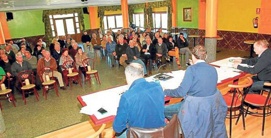 Los comuneros de Noalla llevan al juzgado la “calumnia” de una  vecina en Facebook