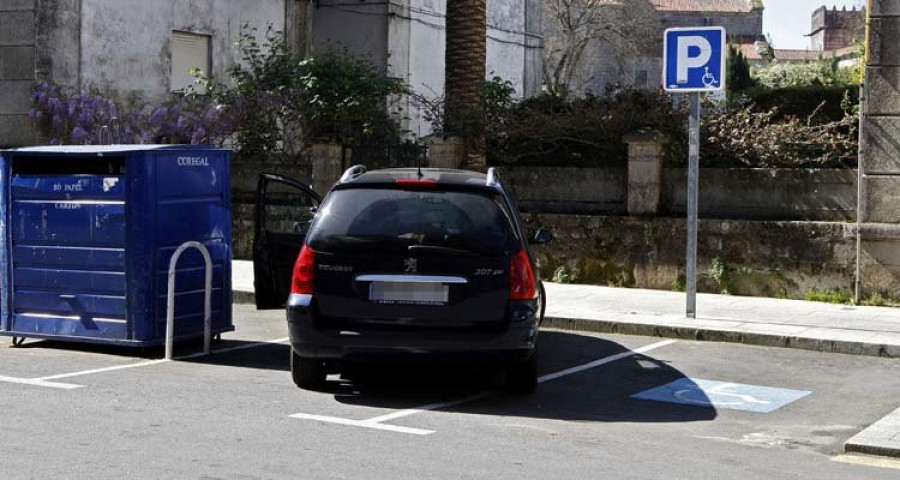 Vilagarcía ofrece una plaza para aparcar por cada tres discapacitados con tarjeta