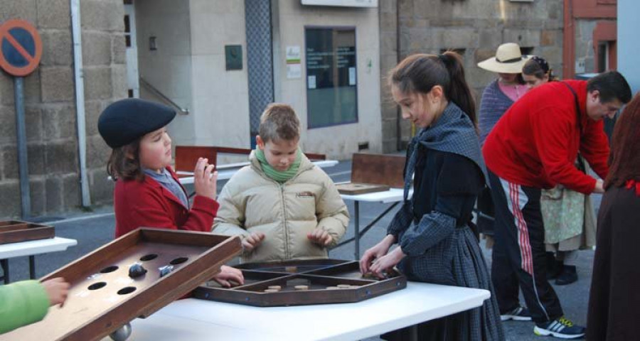El programa Tecendo Lazos llega a Portonovo con un taller de juegos tradicionales