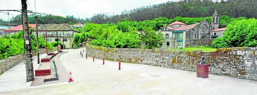 Un paseo por piedra y agua hasta la catedral de O Salnés