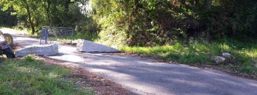 SANXENXO - SAL denunciará al Concello ante la Guardia Civil si hoy no retira las piedras