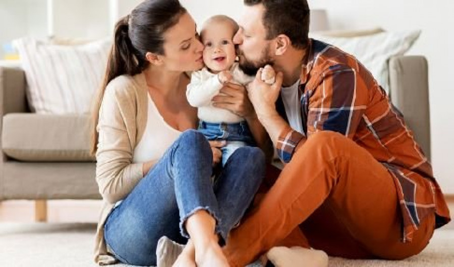 ¿Tienes realmente derecho a la devolución del IRPF por  maternidad o paternidad?