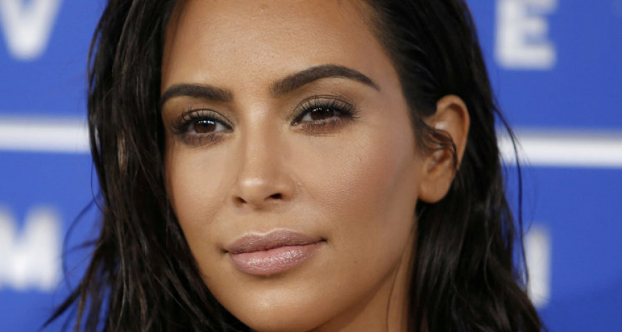 Kim Kardashian se siente aterrada ante el tropiezo de un transeúnte
