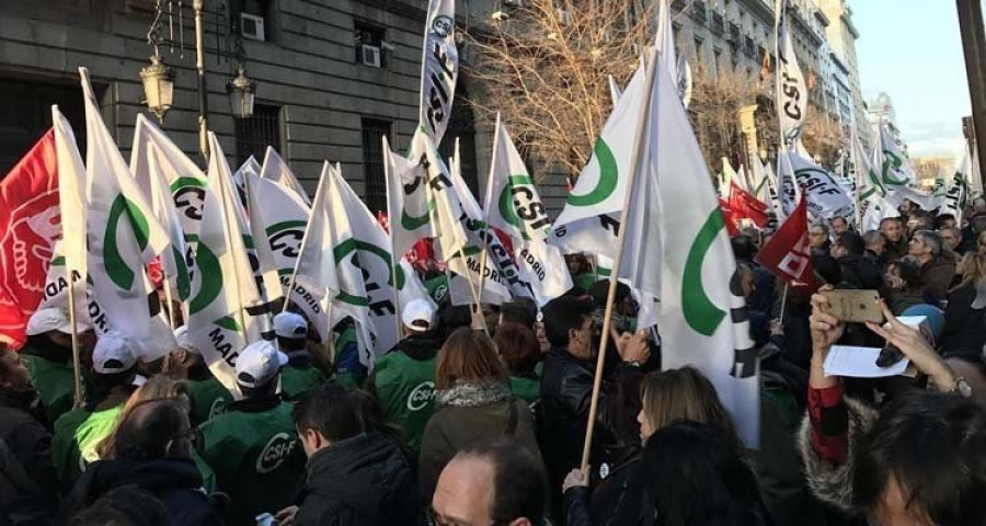 Hacienda no descarta subir los salarios de los empleados públicos más de un 1%