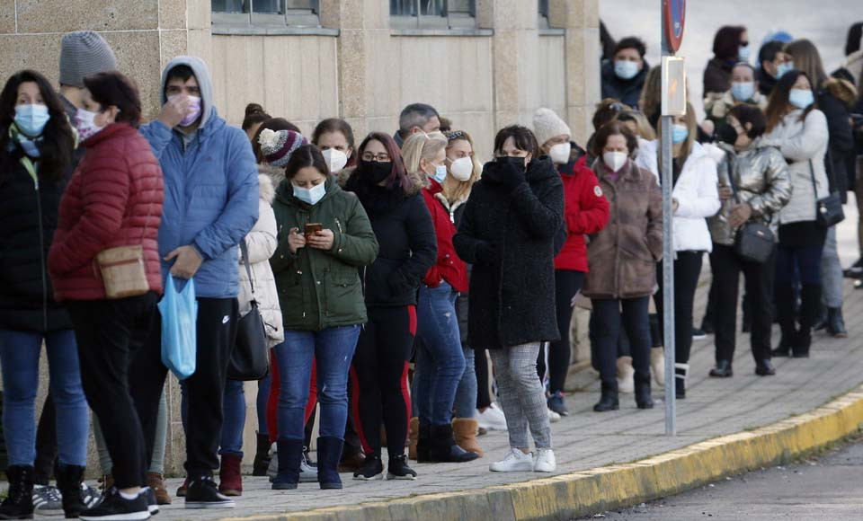Galicia bate su récord de positivos de la pandemia con casi 800 contagios