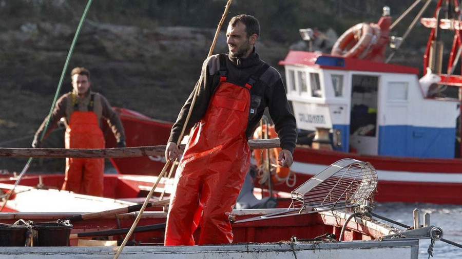 Carril mantiene su oposición al plan de gestión de Rañeir@s sobre las zonas  de libre marisqueo