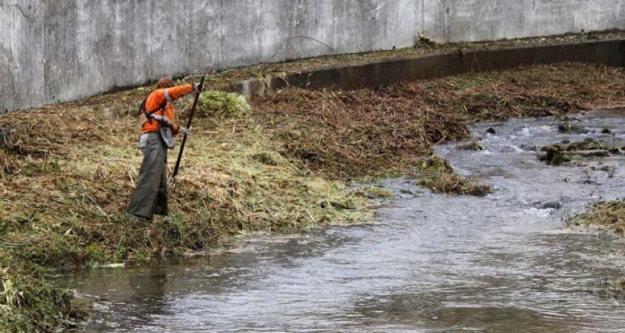 Ravella reclamará a Augas la limpieza de cauces para prevenir inundaciones
