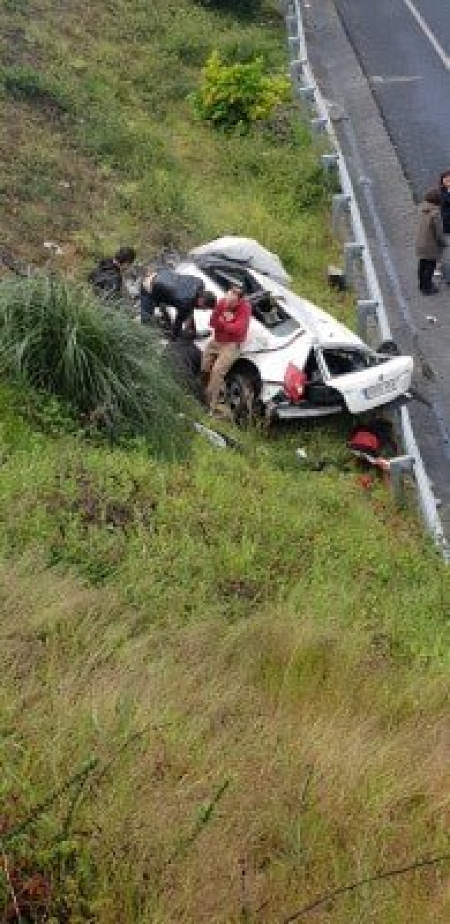 Fallece un joven de Valga al caer con su coche a la rotonda de Baión