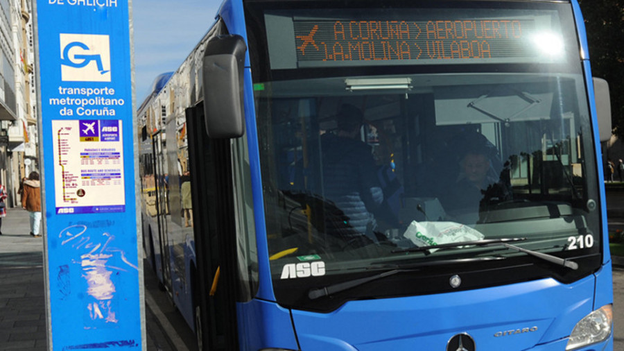 La ampliación de horarios del autobús a Alvedro para cubrir todos los vuelos estará lista a final de año