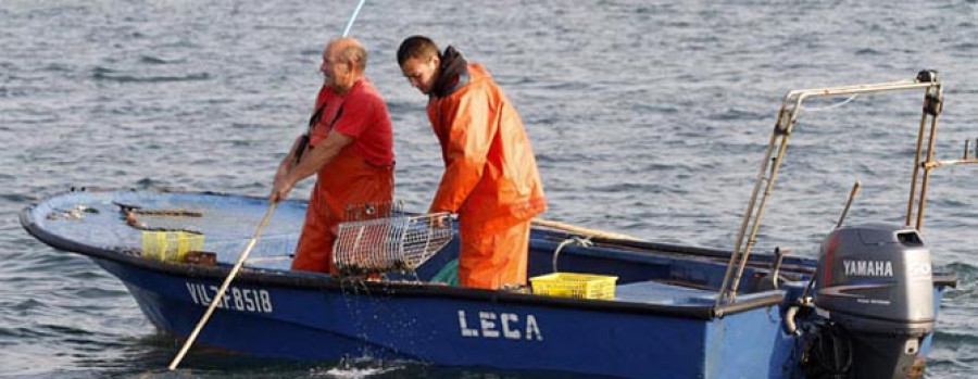 Mariscadoras de a pie de Carril y Rianxo tramitan el paro de Os Lombos