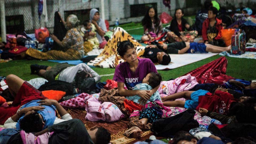 Indonesia aumenta el nivel de alerta al incrementarse la actividad del volcán que causó el tsunami