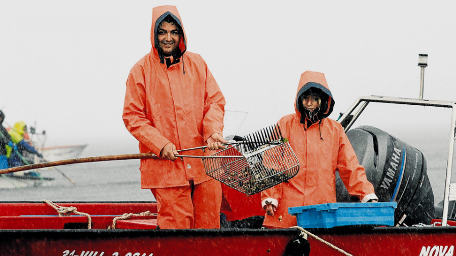 Arousa inicia el lunes una campaña de libre marisqueo con 1.342 barcos autorizados