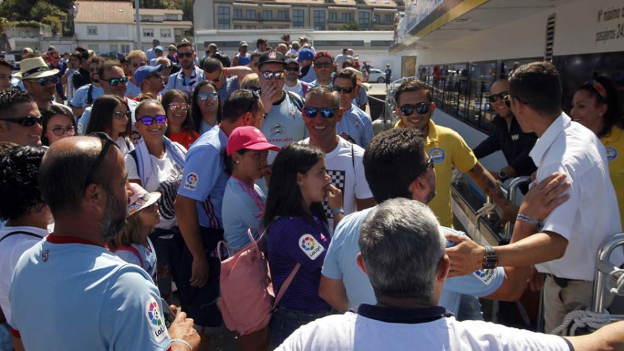 El buen tiempo acompañó a Os Carcamáns en su travesía