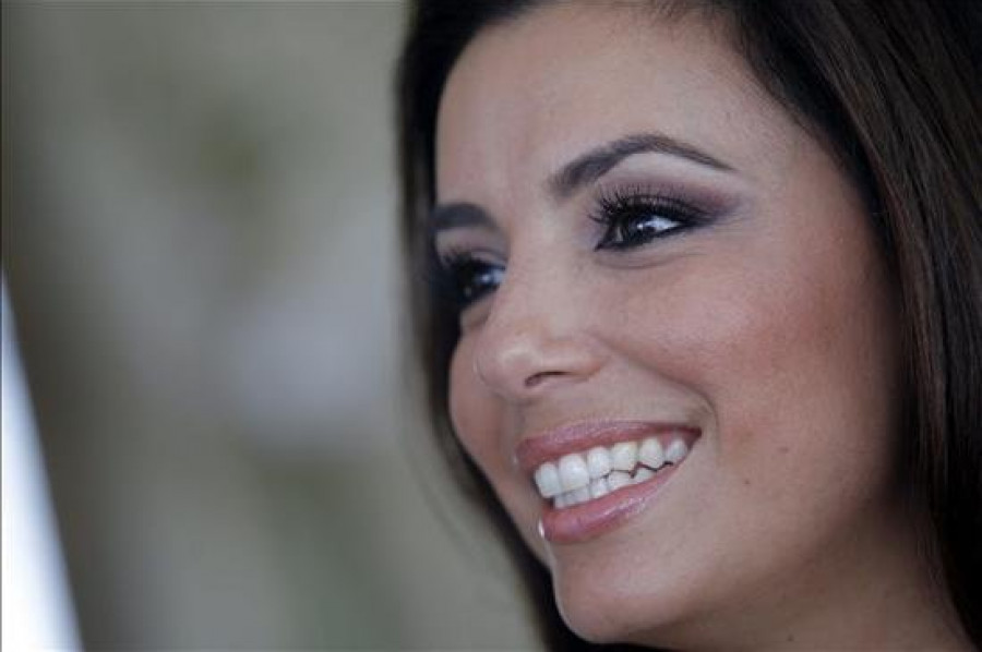 Eva Longoria trata el embarazo juvenil en Colombia en un documental en EE.UU.