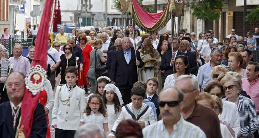 Vilagarcía, Vilaxoán y 
Carril celebran el Corpus con alfombras florales y procesiones