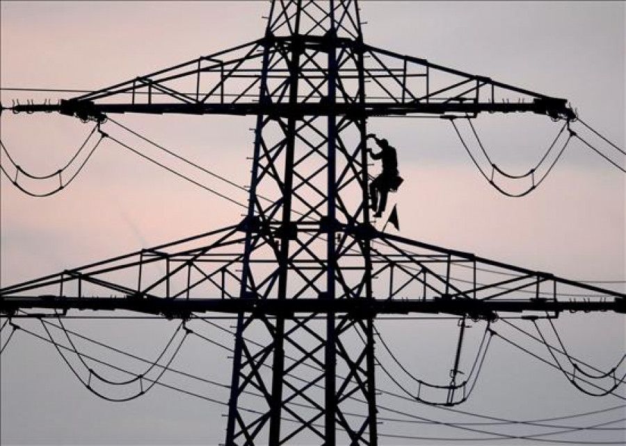 La CNMC retrasa la publicación de la tarifa eléctrica anual por falta de datos