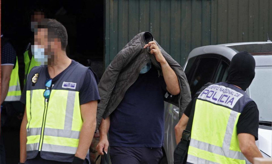 La captura de un velero con cocaína en altamar deriva en una redada en Arousa