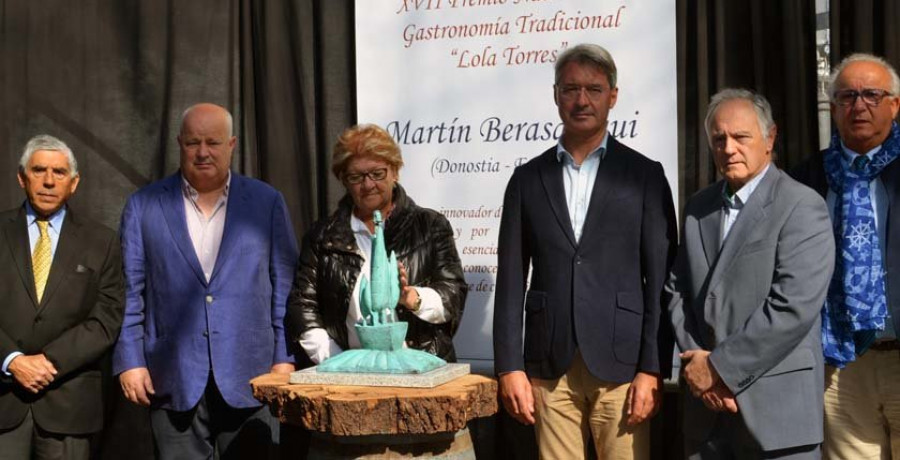 El chef vasco Martín Berasategui logra el XVII Premio Nacional de Gastronomía Tradicional Lola Torres