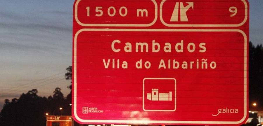 Cambados ya luce su propia señalización turística en la Autovía como “Vila do Albariño”
