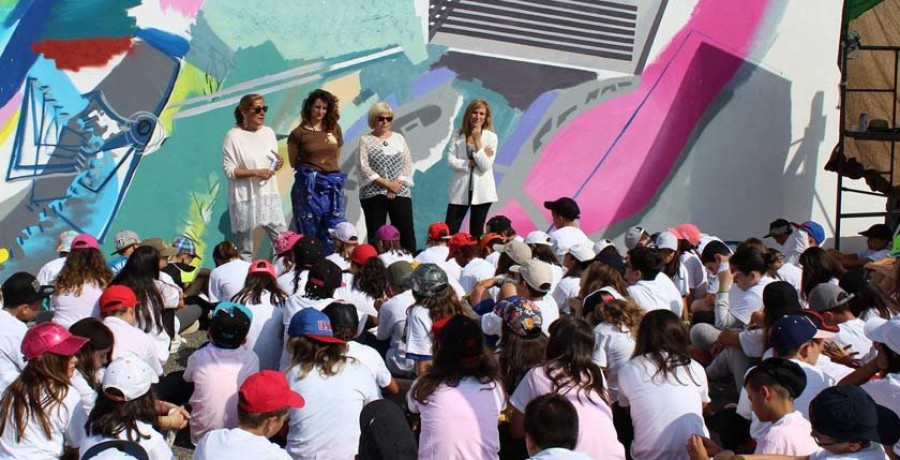 Reportaje | La lucha por la igualdad se pinta de color esperanza en A Lanzada